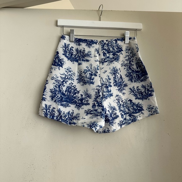 Missguided Print High Rise Shorts - Picture 2 of 3